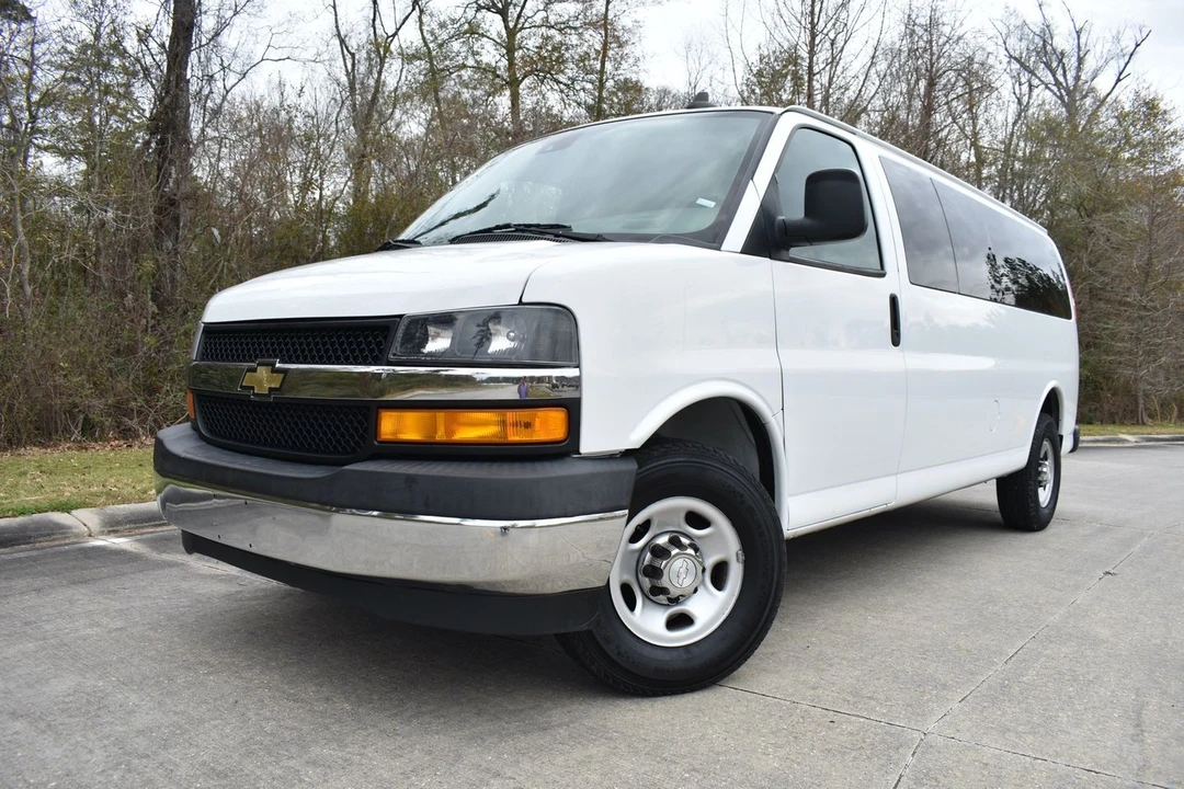 2020 Chevrolet Express - Image 5 of 20