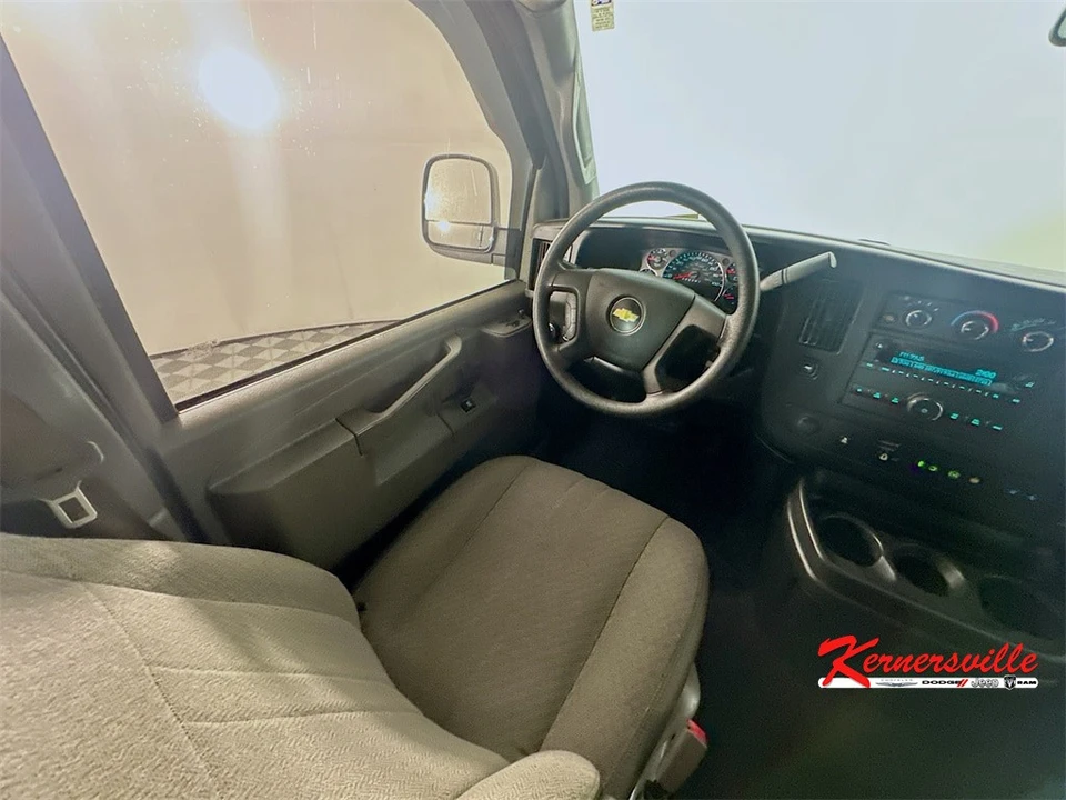 2020 Chevrolet Express - Image 9 of 12