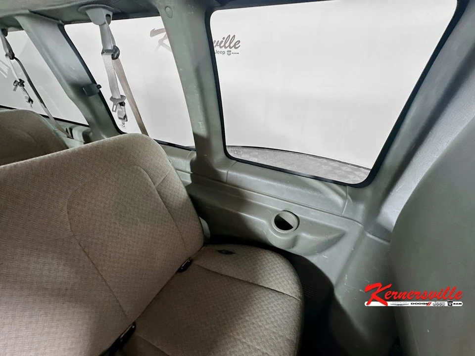 2020 Chevrolet Express - Image 14 of 21