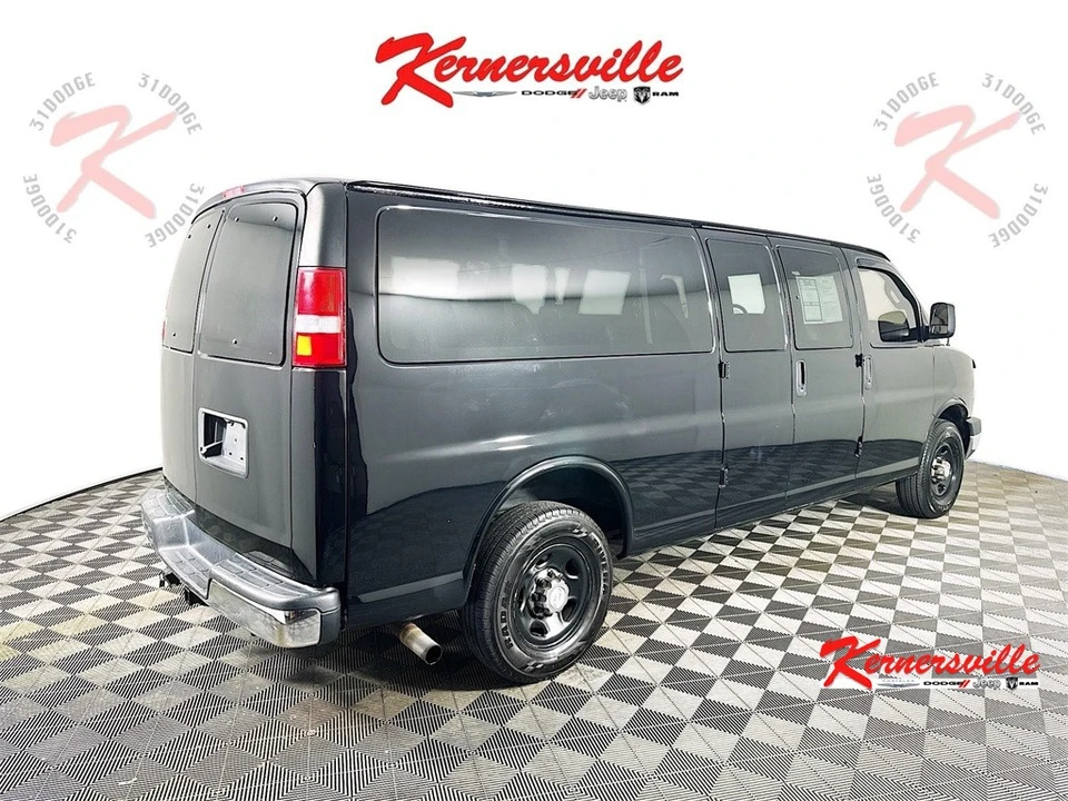 2020 Chevrolet Express - Image 7 of 12