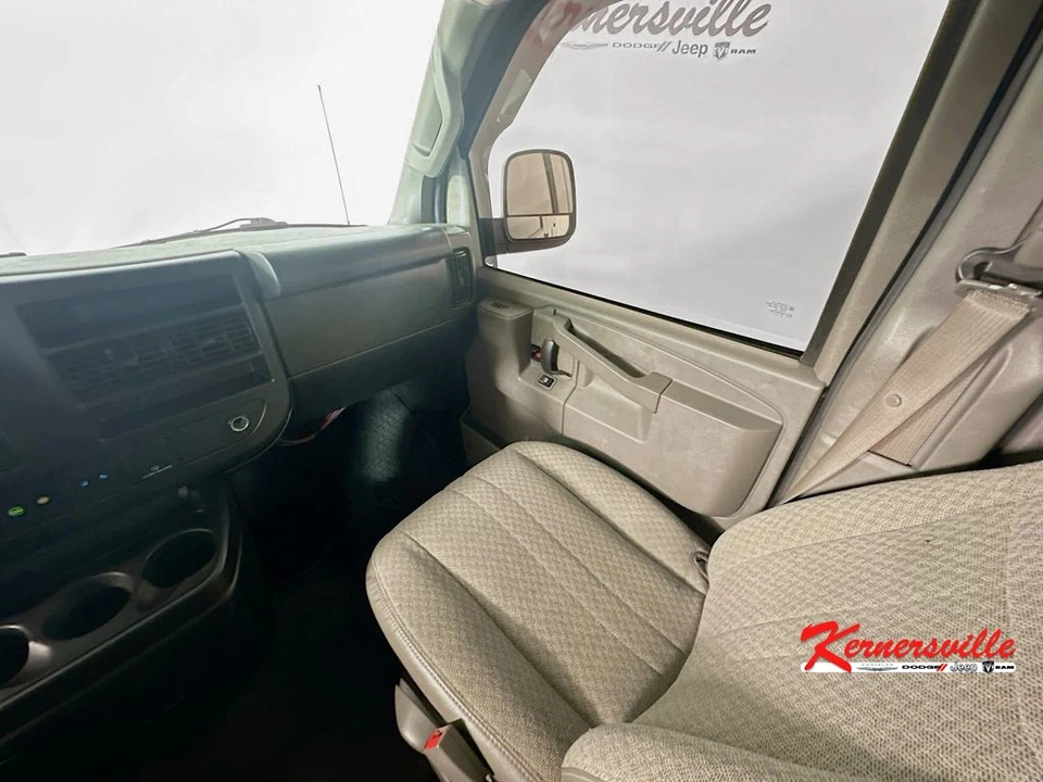 2020 Chevrolet Express - Image 11 of 21