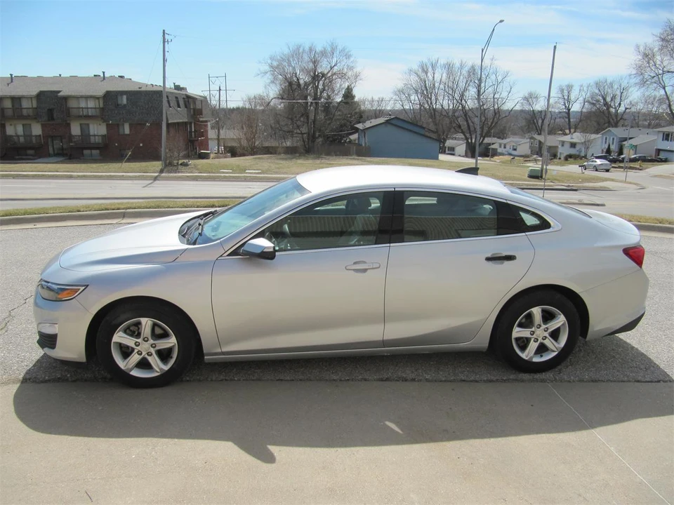 2020 Chevrolet Impala 10th Gen - Image 8 of 15