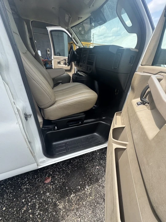 2020 Chevrolet Express - Image 11 of 21