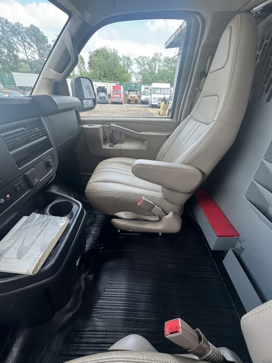 2020 Chevrolet Express - Image 14 of 21