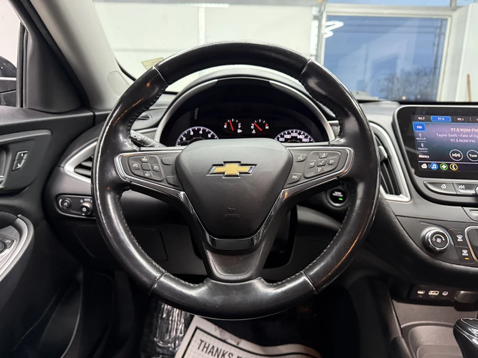 2020 Chevrolet Malibu - Image 16 of 21