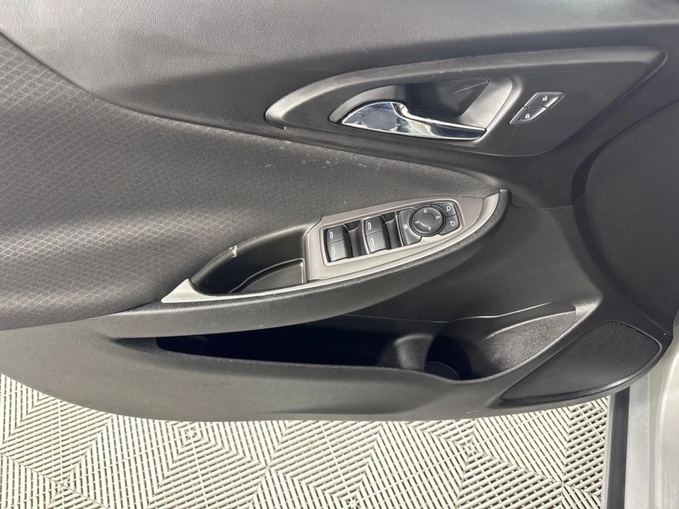 2020 Chevrolet Malibu - Image 11 of 21