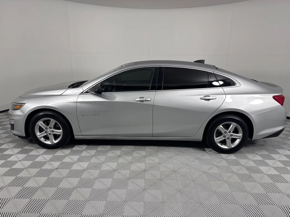 2020 Chevrolet Malibu - Image 8 of 21