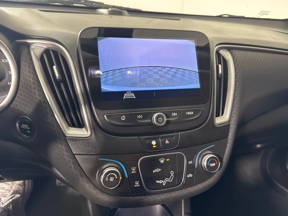 2020 Chevrolet Malibu - Image 17 of 21