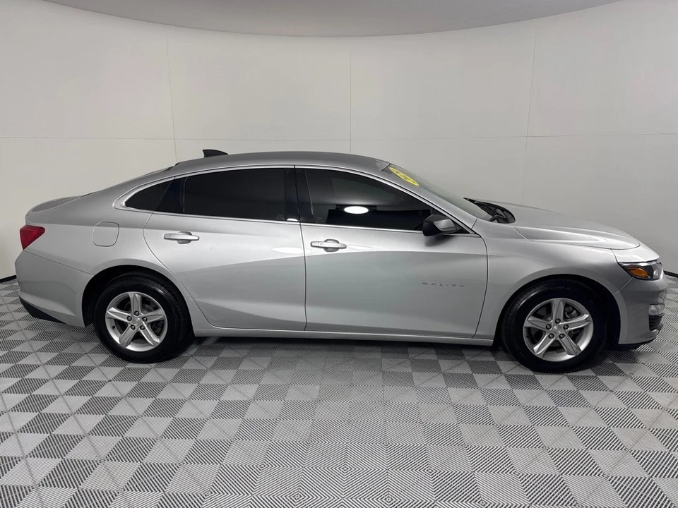 2020 Chevrolet Malibu - Image 4 of 12
