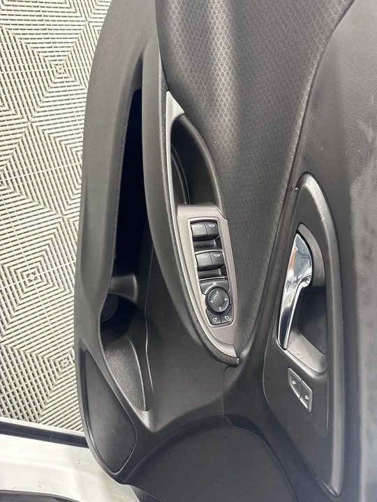 2020 Chevrolet Malibu - Image 12 of 12