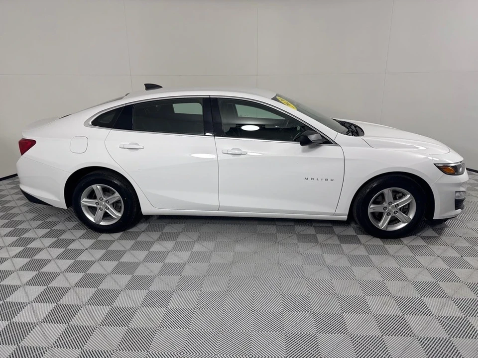 2020 Chevrolet Malibu - Image 4 of 12