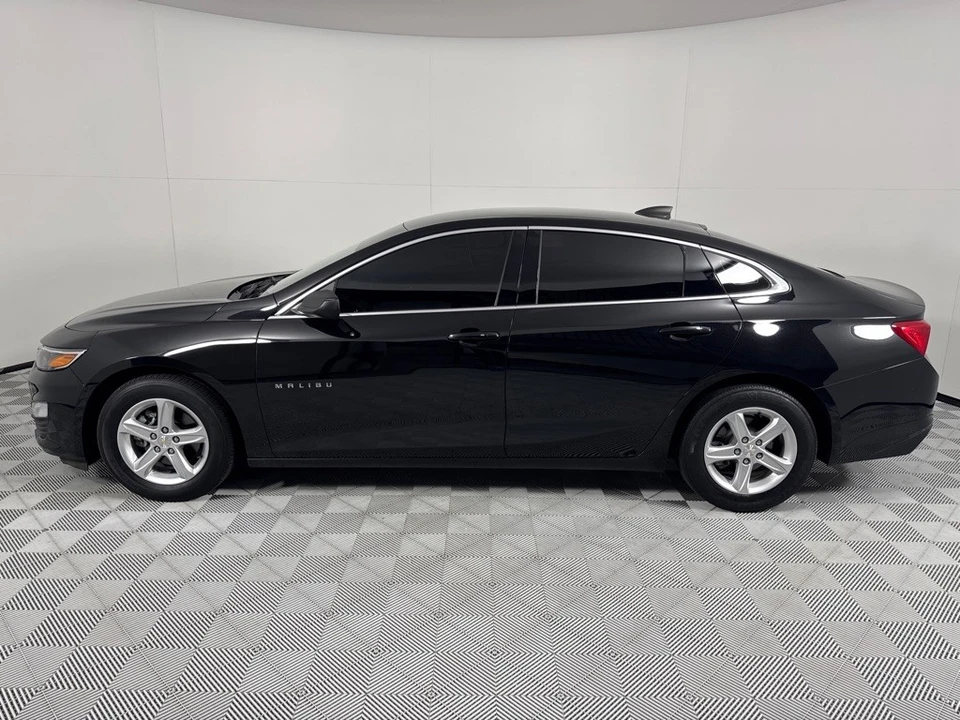 2020 Chevrolet Malibu - Image 8 of 12