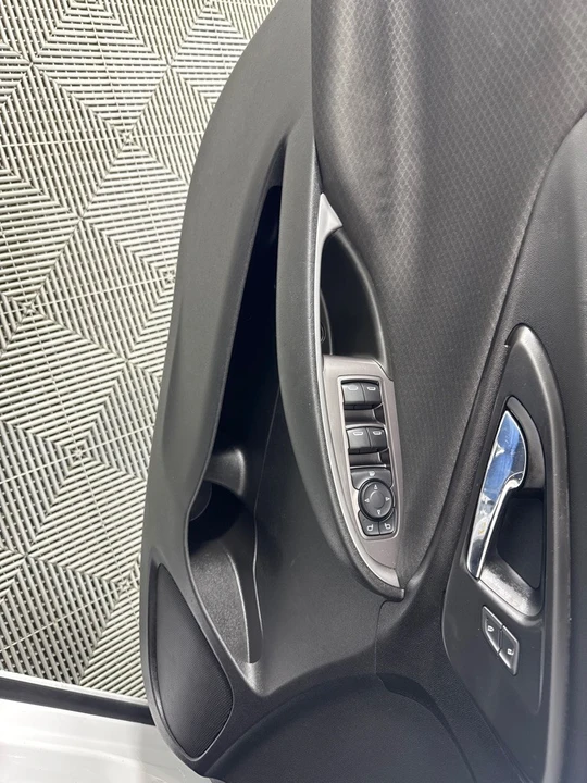 2020 Chevrolet Malibu - Image 10 of 12