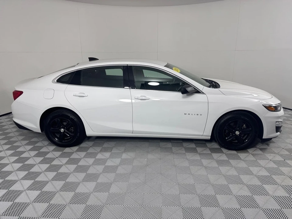 2020 Chevrolet Malibu - Image 4 of 12