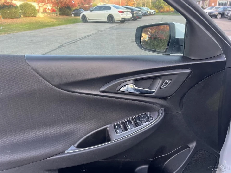 2020 Chevrolet Malibu - Image 11 of 12