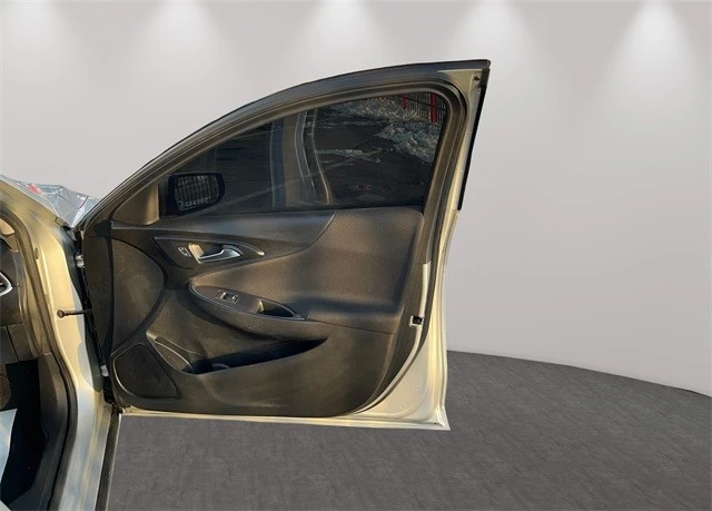 2020 Chevrolet Malibu - Image 16 of 21