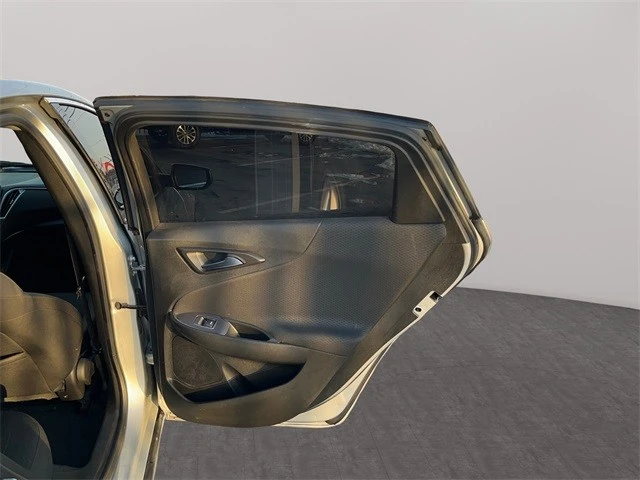 2020 Chevrolet Malibu - Image 18 of 21