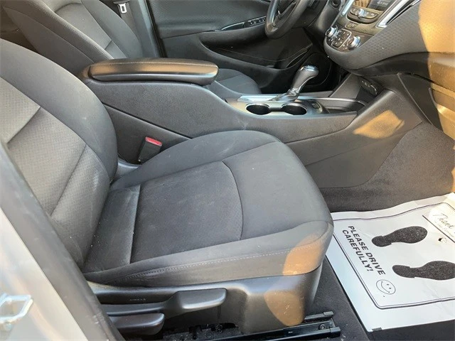 2020 Chevrolet Malibu - Image 17 of 21