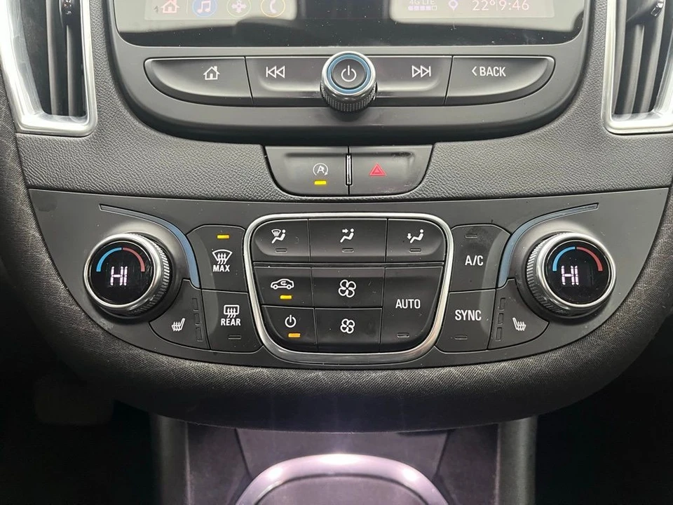 2020 Chevrolet Malibu - Image 4 of 12