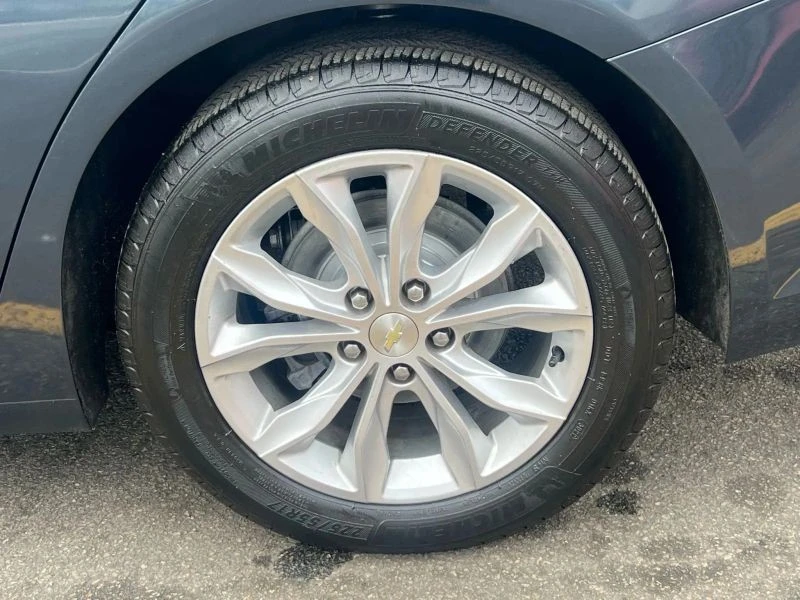 2020 Chevrolet Malibu - Image 10 of 12