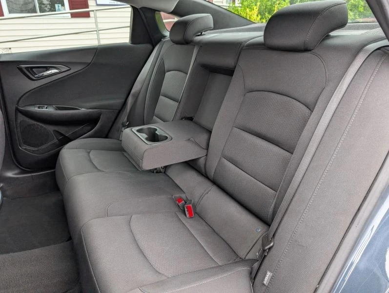 2020 Chevrolet Malibu - Image 10 of 12
