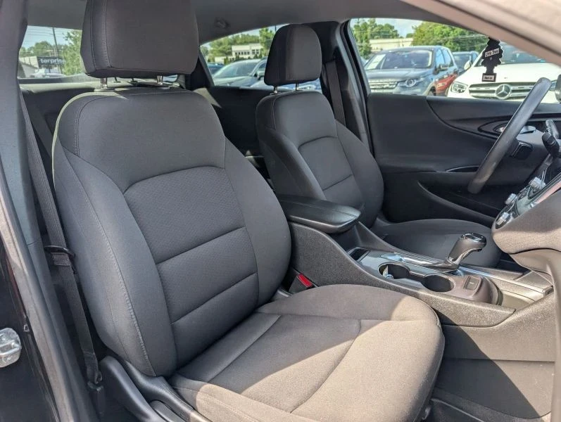 2020 Chevrolet Malibu - Image 11 of 12