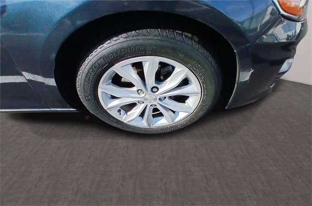 2020 Chevrolet Malibu - Image 10 of 12