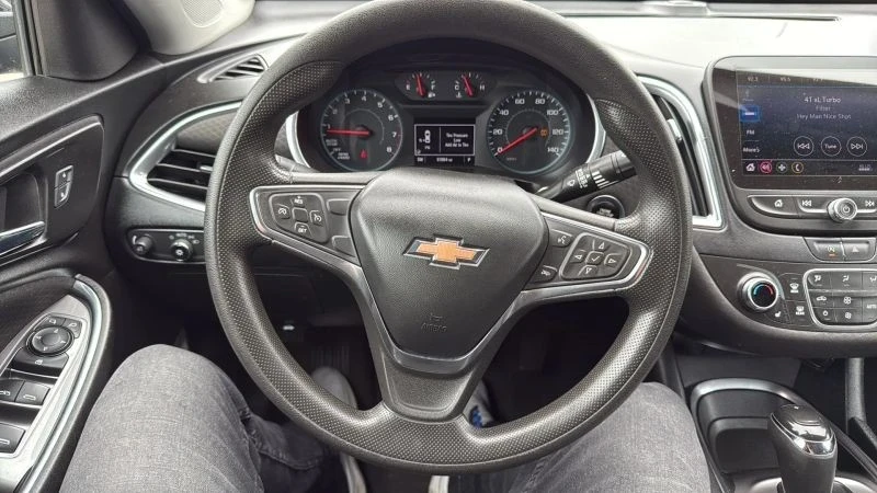 2020 Chevrolet Malibu - Image 10 of 12