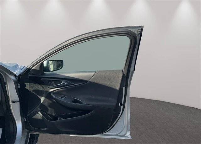 2020 Chevrolet Malibu - Image 16 of 21