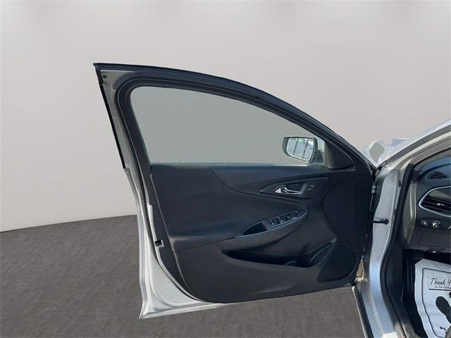 2020 Chevrolet Malibu - Image 11 of 21