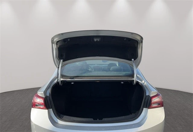2020 Chevrolet Malibu - Image 15 of 21
