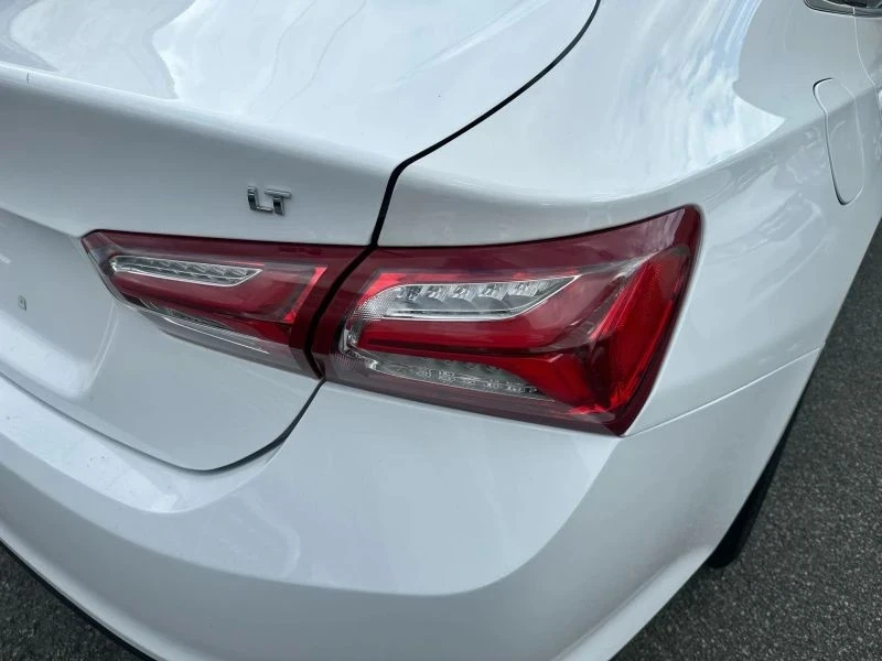 2020 Chevrolet Malibu - Image 10 of 12