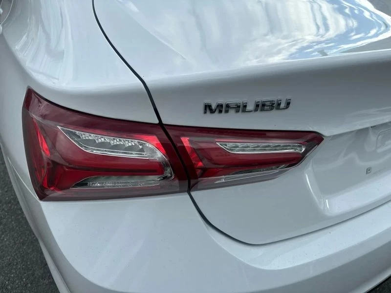 2020 Chevrolet Malibu - Image 11 of 12