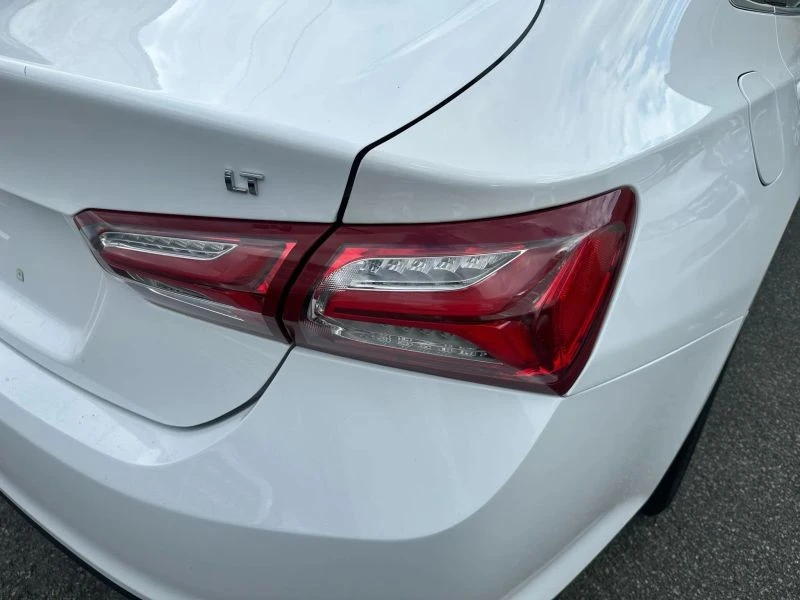 2020 Chevrolet Malibu - Image 10 of 12