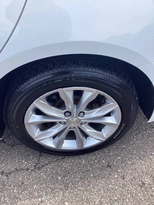 2020 Chevrolet Malibu - Image 15 of 21