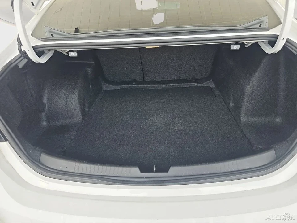 2020 Chevrolet Malibu - Image 21 of 21