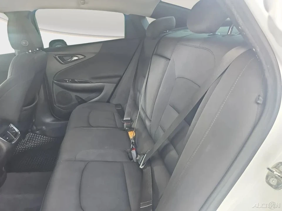2020 Chevrolet Malibu - Image 14 of 21