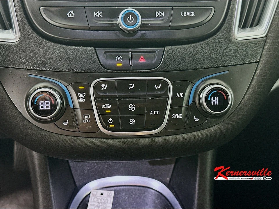 2020 Chevrolet Malibu - Image 18 of 21