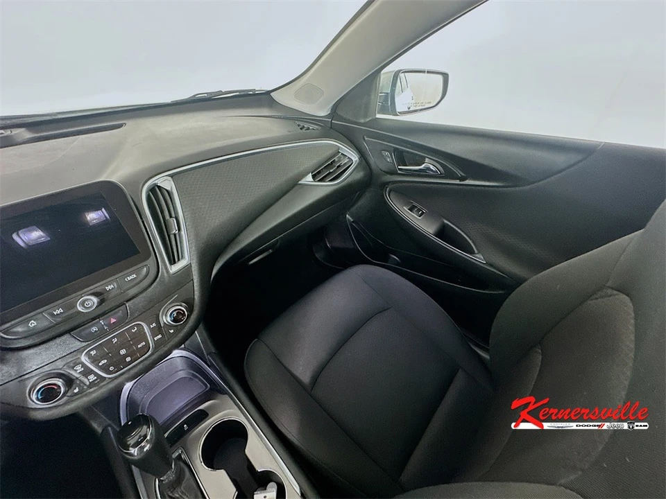 2020 Chevrolet Malibu - Image 11 of 21