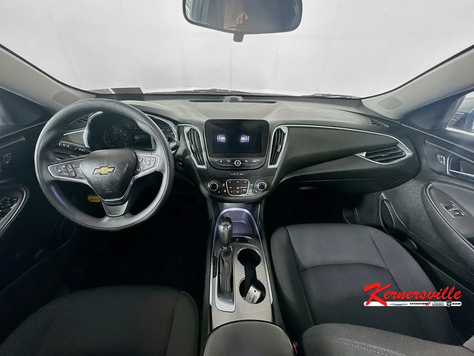 2020 Chevrolet Malibu - Image 10 of 21