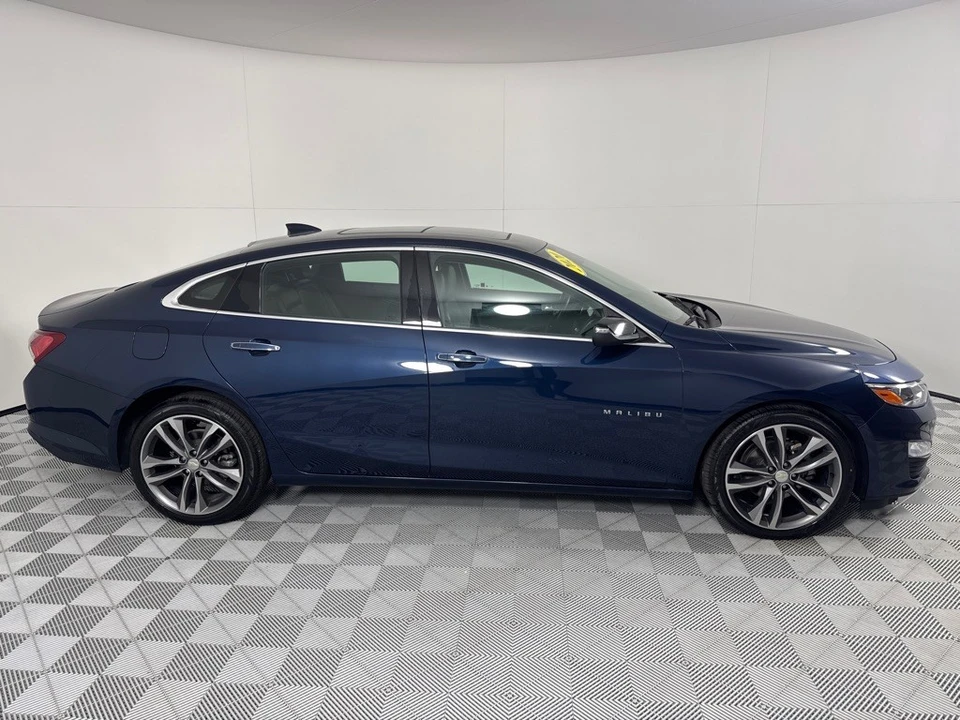 2020 Chevrolet Malibu - Image 4 of 12