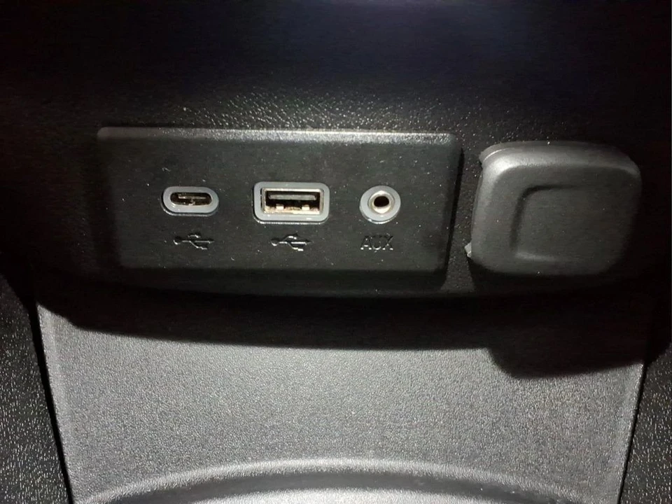 2020 Chevrolet Malibu - Image 10 of 21
