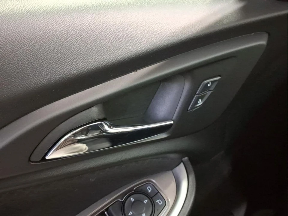 2020 Chevrolet Malibu - Image 13 of 21