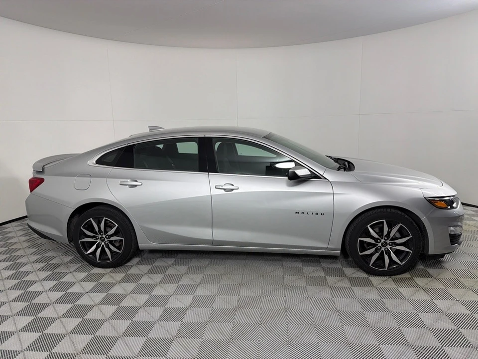 2020 Chevrolet Malibu - Image 4 of 12