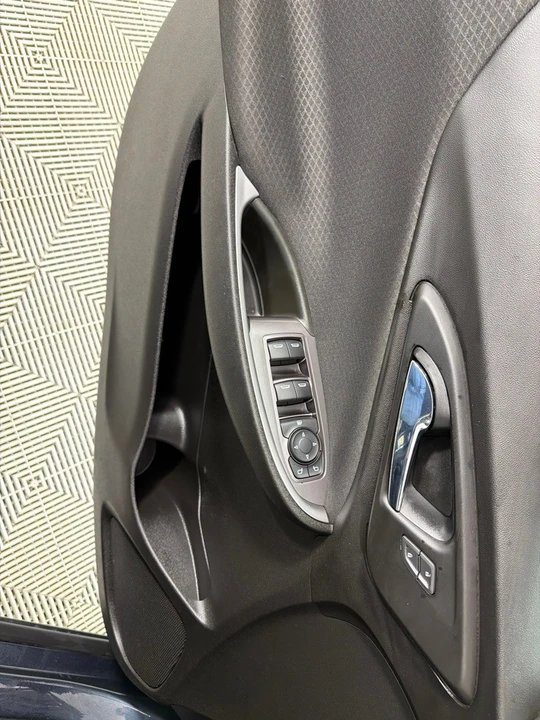 2020 Chevrolet Malibu - Image 11 of 12