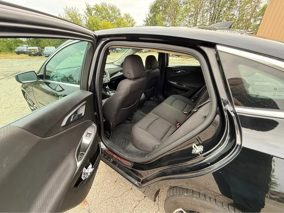 2020 Chevrolet Malibu - Image 9 of 11
