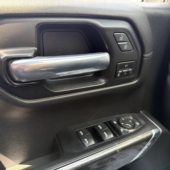 2020 Chevrolet Silverado 4th Gen - Image 26 of 30