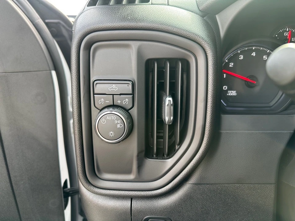 2020 Chevrolet Silverado 4th Gen - Image 18 of 21