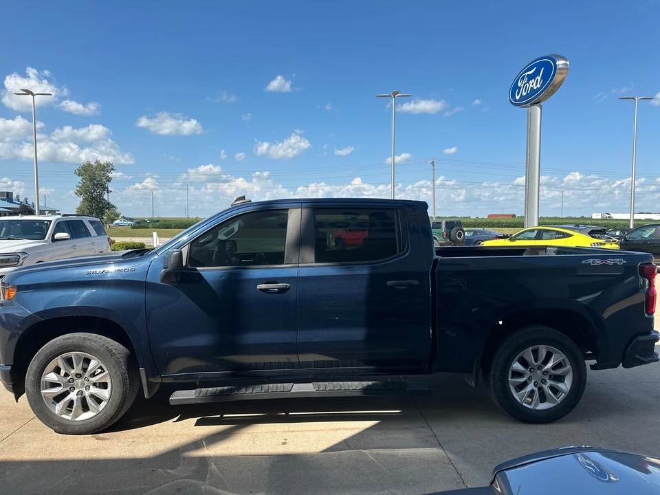 2020 Chevrolet Silverado 4th Gen - Image 3 of 21
