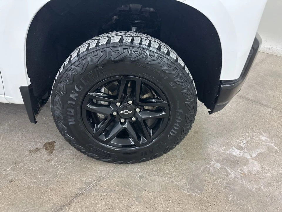 2020 Chevrolet Silverado 4th Gen - Image 13 of 21